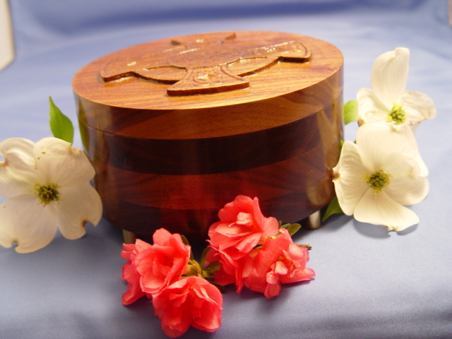 Celtic Cross music box in Walnut profile shows beautiful woodgrain